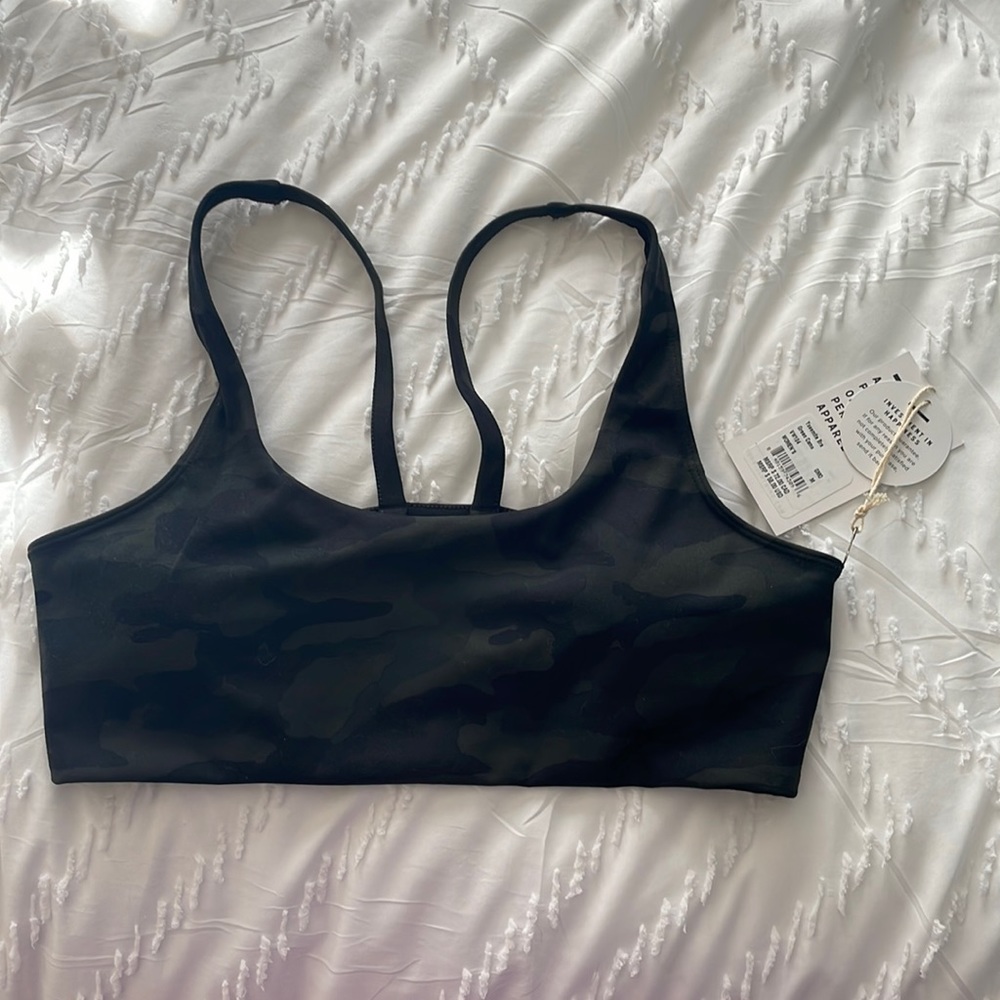 Vuori Yosemite Bra Green Camo Medium NWT never worn